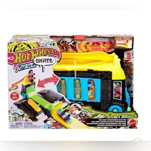 Hot Wheels Skate Tony Hawk Transforming Skate Bus